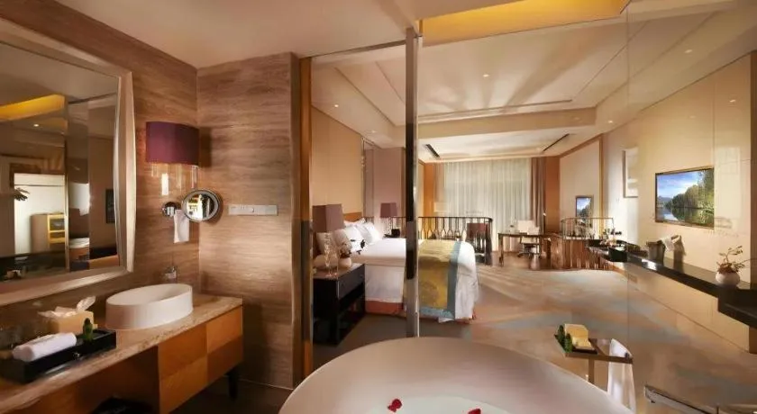 Bed in Grand Parkray Hangzhou Hotel