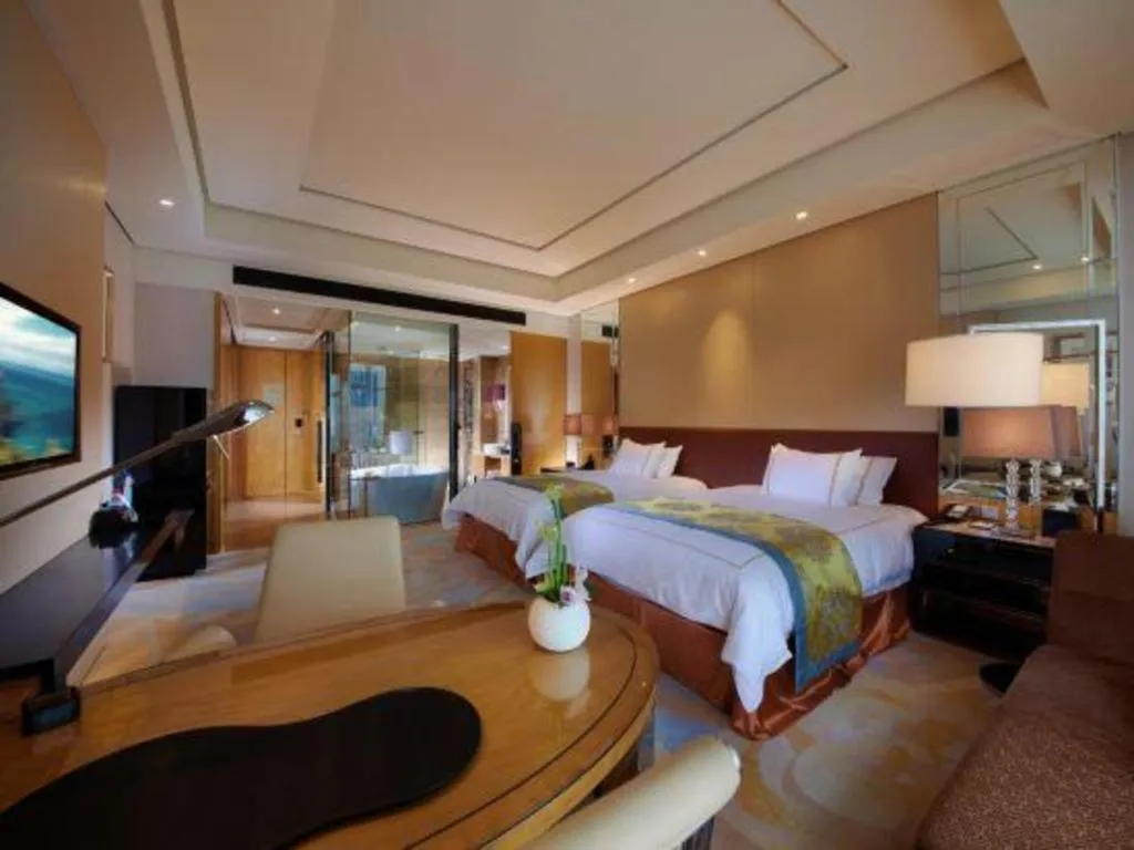 Bed in Grand Parkray Hangzhou Hotel