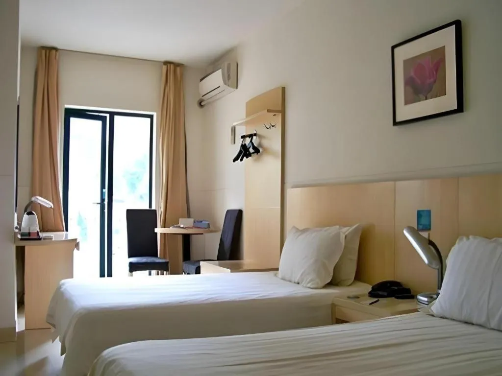 Bed in Jinjiang Inn Hangzhou Xihu Avenue Branch