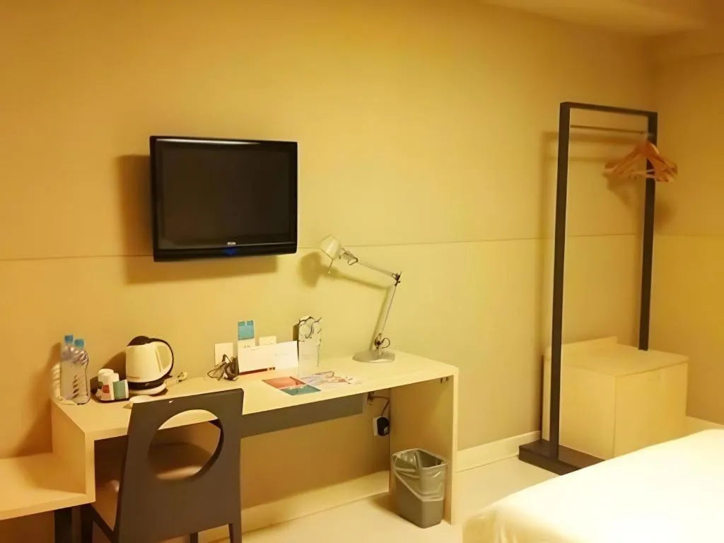 Bed in Jinjiang Inn Hangzhou Xihu Avenue Branch