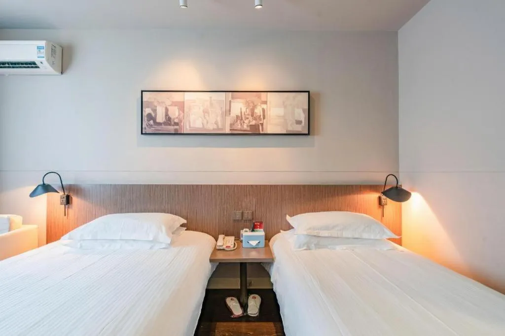 Bed in Jinjiang Inn Hangzhou Xihu Avenue Branch
