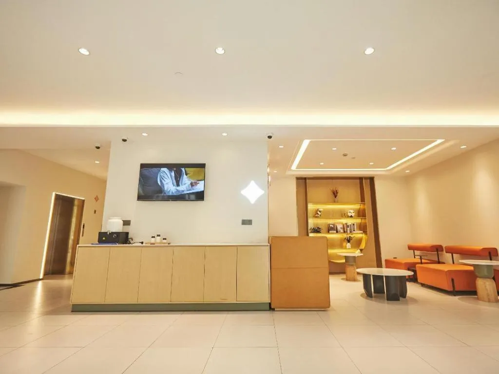 Jinjiang Inn Zhengzhou Railway Station Erqi Square Metro Station