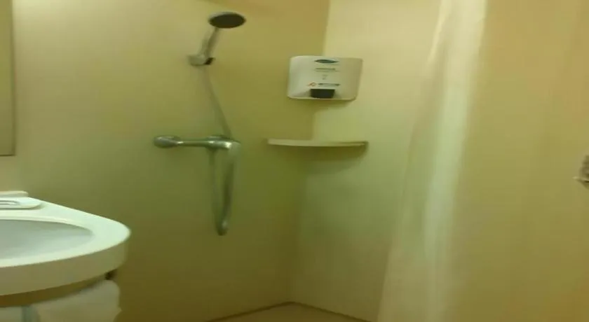 Jinjiang Inn Zhengzhou Railway Station Erqi Square Metro Station