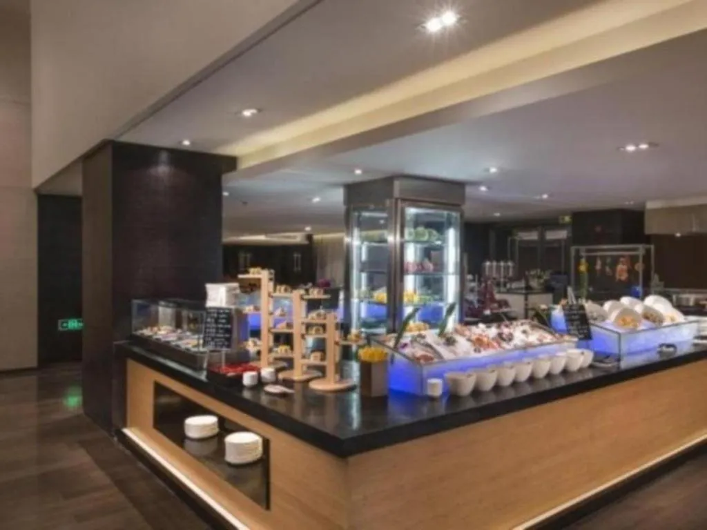 Himalayas Qingdao Hotel