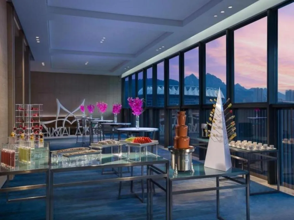 Himalayas Qingdao Hotel