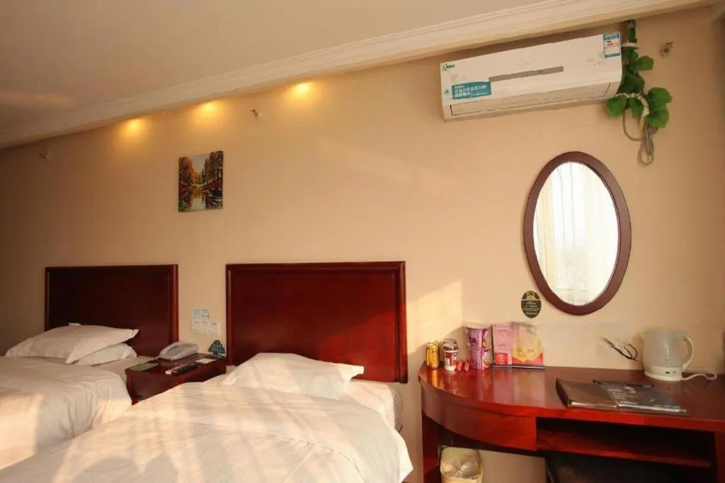 Bed in GreenTree Inn Huaian Lianshui Jindi International Garden Business Hotel