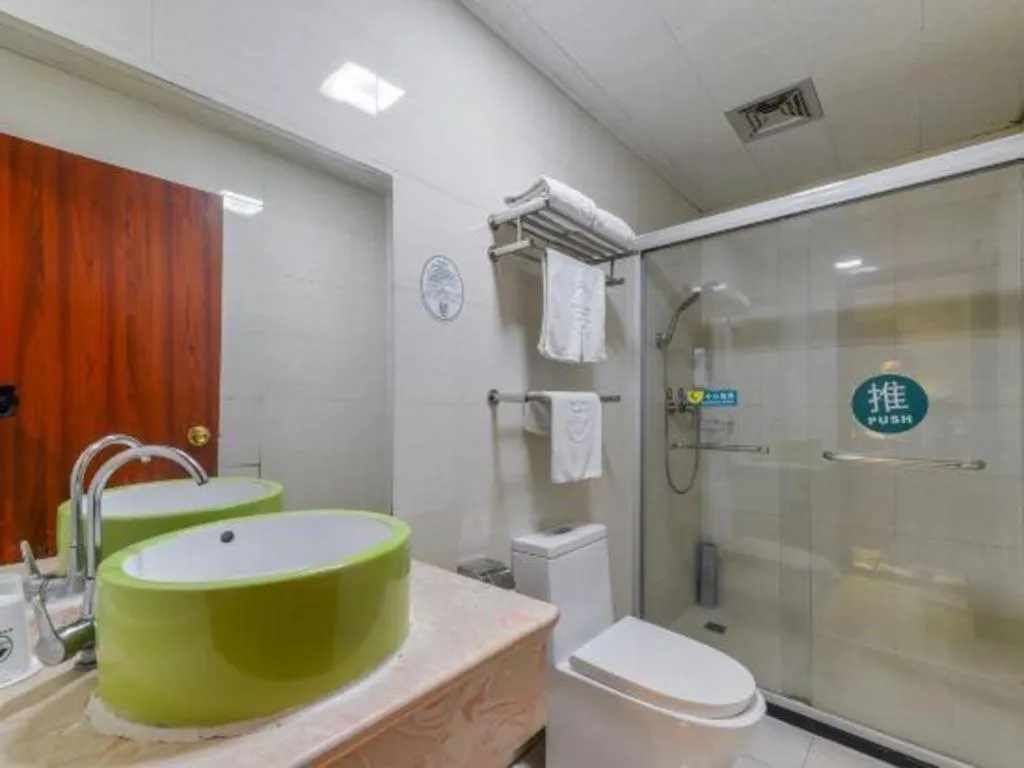 GreenTree Inn Shanghai South Railway Station Xujiahui Stadium Subway Station Shell Hotel