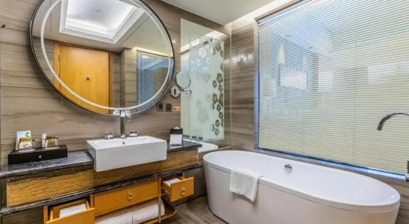 Zhangjiagang Zhonglian GDH International Hotel