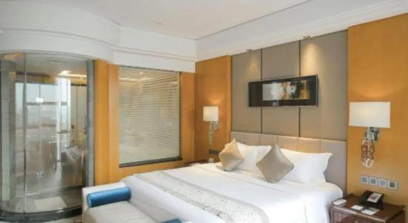 Bed in Zhangjiagang Zhonglian GDH International Hotel