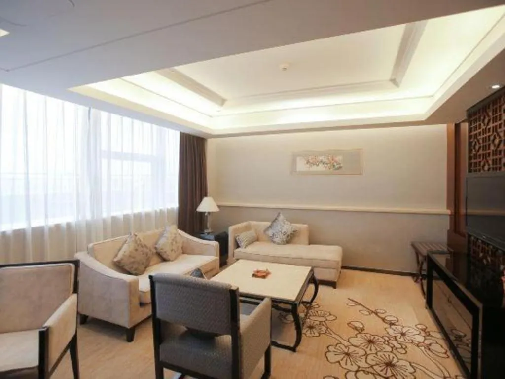 Zhangjiagang Zhonglian GDH International Hotel