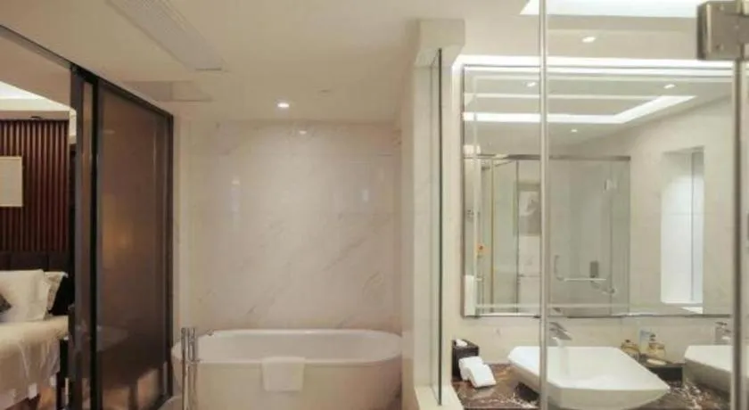 Zhangjiagang Zhonglian GDH International Hotel