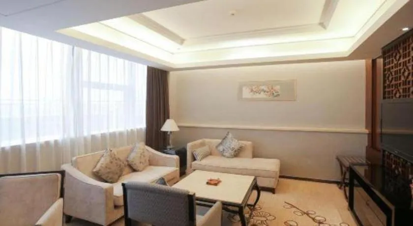 Zhangjiagang Zhonglian GDH International Hotel