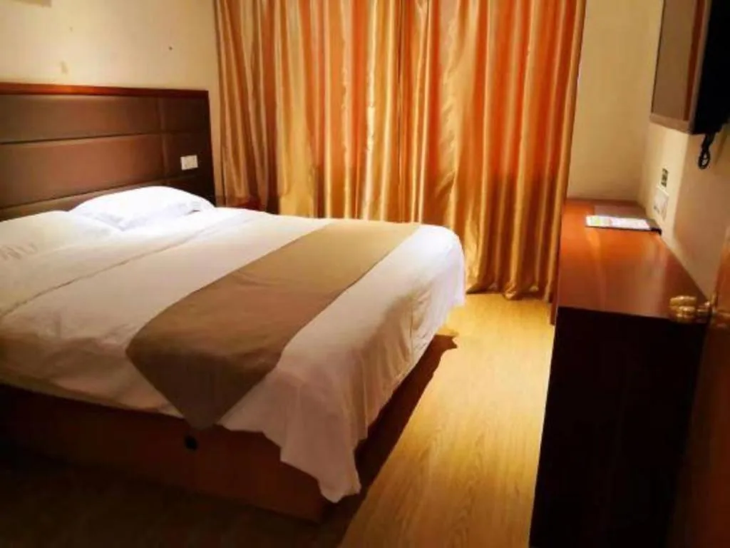 Bed in GreenTree Inn Shanghai Caohejing Development Zone Songjiang Park Jiuxin Road Business Hotel