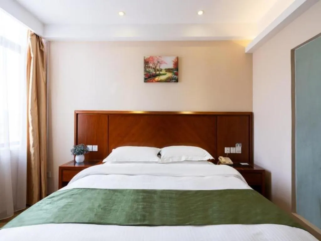 Bed in GreenTree Inn Shanghai Caohejing Development Zone Songjiang Park Jiuxin Road Business Hotel