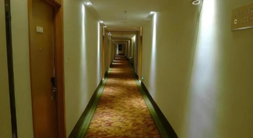 GreenTree Inn Shanghai Caohejing Development Zone Songjiang Park Jiuxin Road Business Hotel