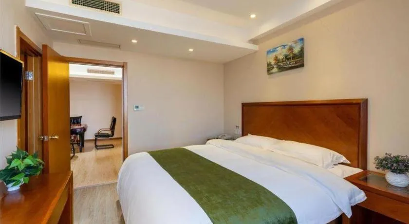 Bed in GreenTree Inn Shanghai Caohejing Development Zone Songjiang Park Jiuxin Road Business Hotel