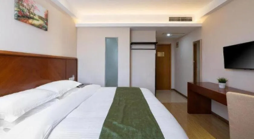 Bed in GreenTree Inn Shanghai Caohejing Development Zone Songjiang Park Jiuxin Road Business Hotel