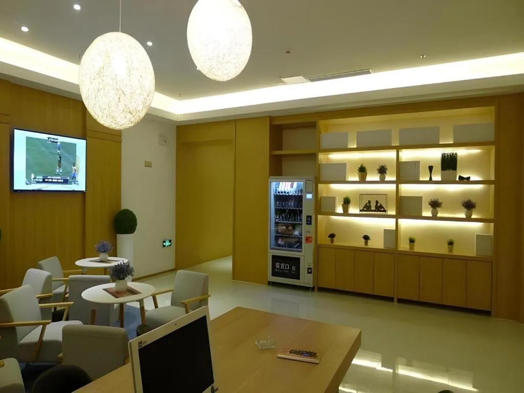 GreenTree Inn Shanghai Caohejing Development Zone Songjiang Park Jiuxin Road Business Hotel