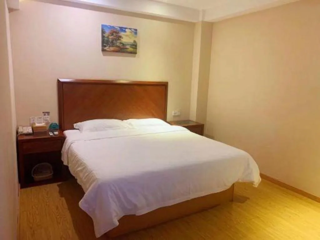 Bed in GreenTree Inn Shanghai Caohejing Development Zone Songjiang Park Jiuxin Road Business Hotel