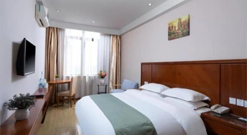 Bed in GreenTree Inn Shanghai Caohejing Development Zone Songjiang Park Jiuxin Road Business Hotel