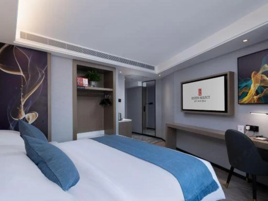 Bed in Nanning Prince Hotel