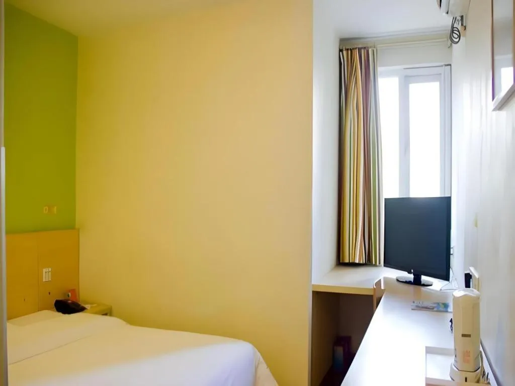 Bed in 7 Days Inn Guangzhou Dongfeng East Road Yangji Metro Station