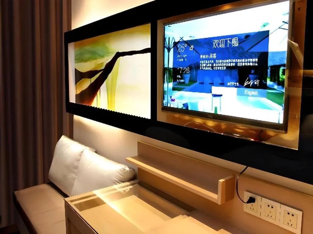 Lavande Hotel Wuhan Huanghelou Branch