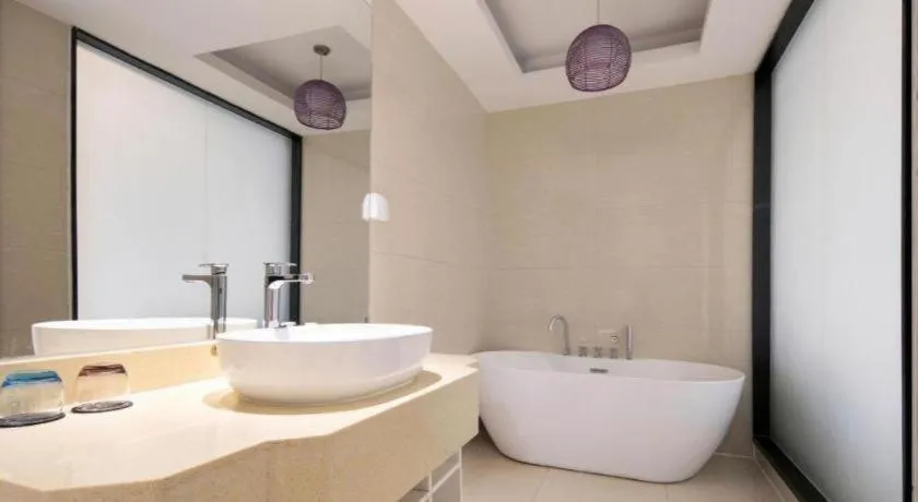 Lavande Hotel Wuhan Huanghelou Branch