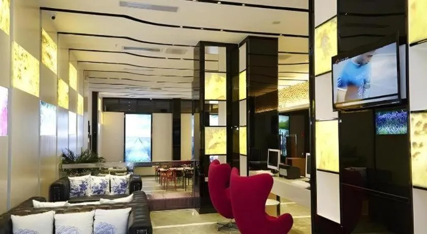 Lavande Hotel Wuhan Huanghelou Branch