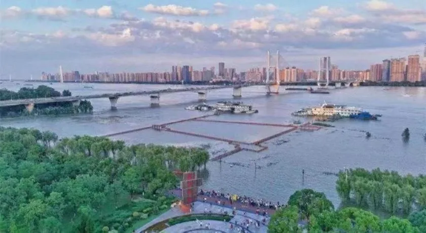 Lavande Hotel Wuhan Huanghelou Branch