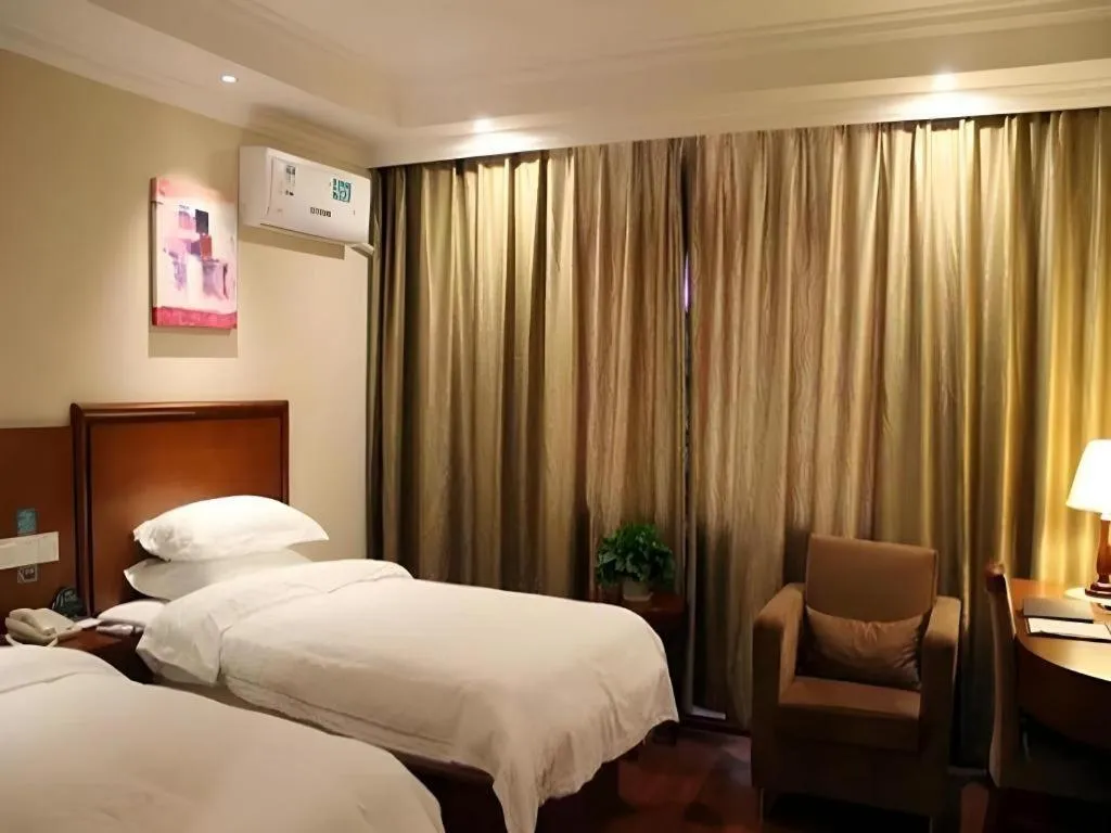 Bed in GreenTree Inn Jiangxi Nanchang XianGYAng Road Lianxi Road Business Hotel