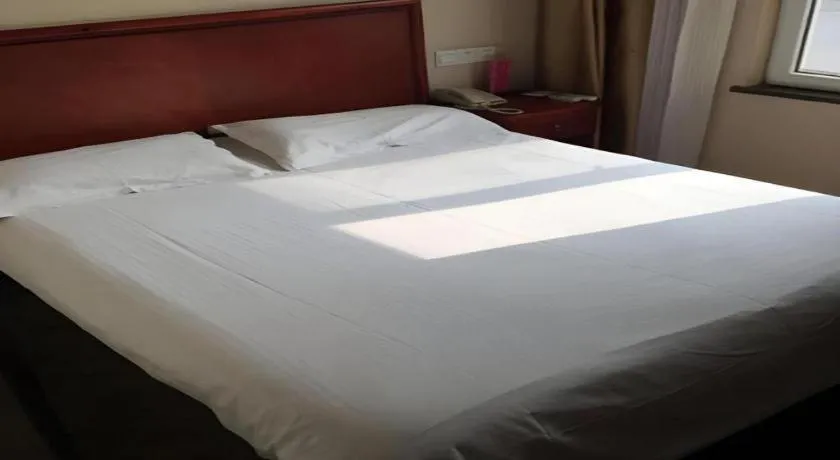 Bed in GreenTree Inn Jiangxi Nanchang XianGYAng Road Lianxi Road Business Hotel