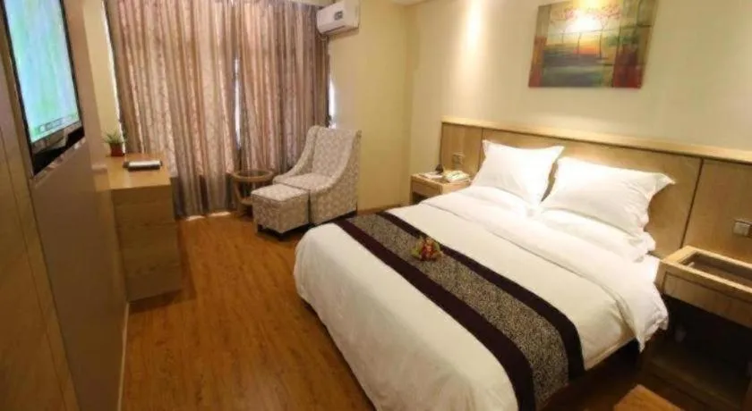 Bed in GreenTree Inn Jiangsu Wuxi Huishan High-Speed Rail Qianzhou Chongwen Road Business Hotel