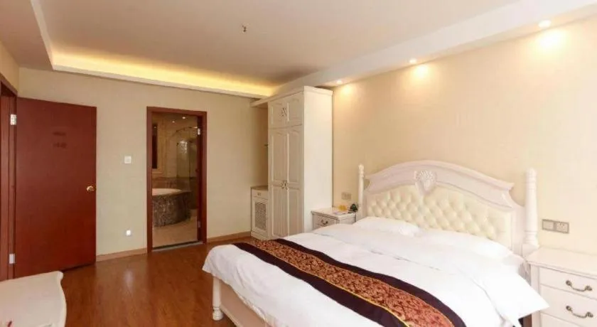 Bed in GreenTree Inn Jiangsu Wuxi Huishan High-Speed Rail Qianzhou Chongwen Road Business Hotel