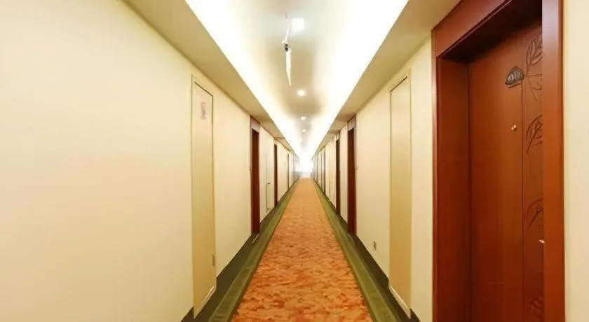 GreenTree Inn Jiangsu Wuxi Huishan High-Speed Rail Qianzhou Chongwen Road Business Hotel