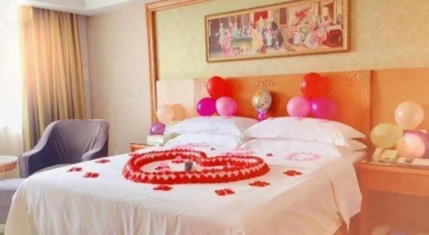 Bed in Vienna Hotel Guangxi Yangshuo Impression