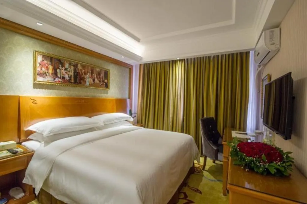 Bed in Vienna Hotel Guangxi Yangshuo Impression