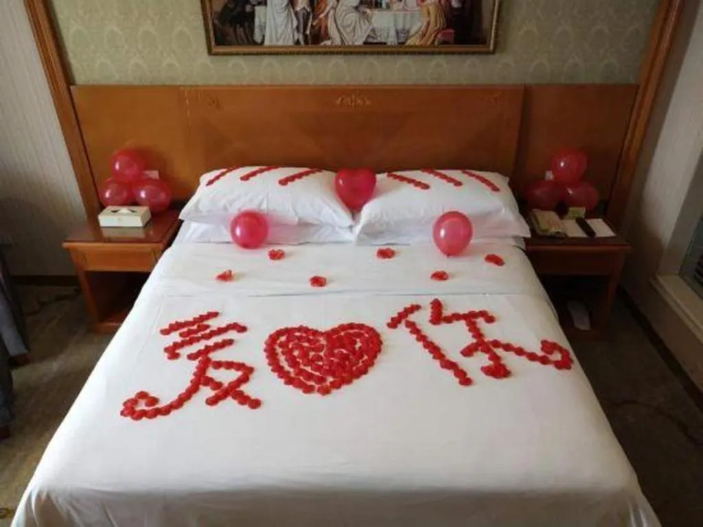 Bed in Vienna Hotel Guangxi Yangshuo Impression