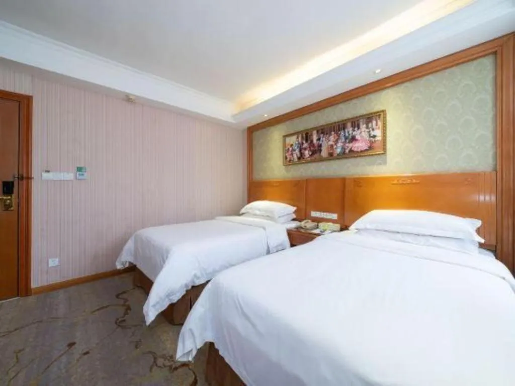 Bed in Vienna Hotel Guangxi Yangshuo Impression