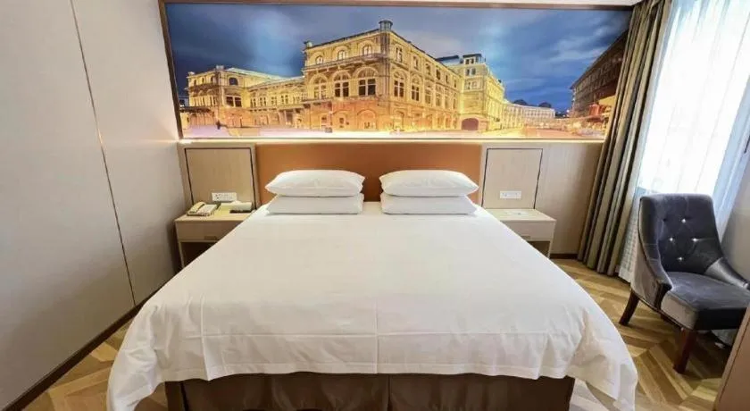 Bed in Vienna Hotel Guangxi Yangshuo Impression