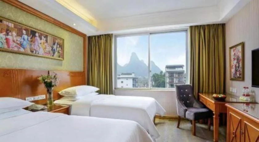 Bed in Vienna Hotel Guangxi Yangshuo Impression