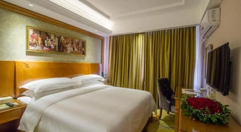 Bed in Vienna Hotel Guangxi Yangshuo Impression