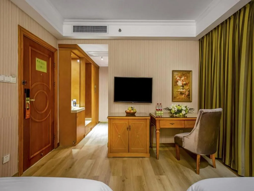 Bed in Vienna Hotel Guangxi Yangshuo Impression