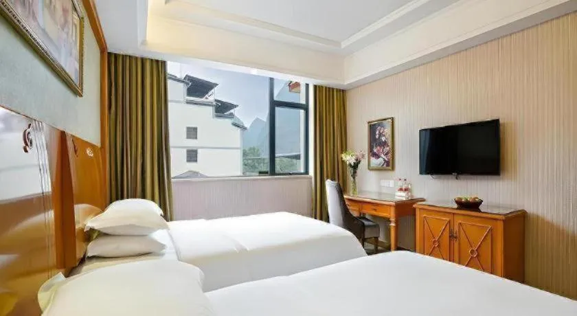 Bed in Vienna Hotel Guangxi Yangshuo Impression