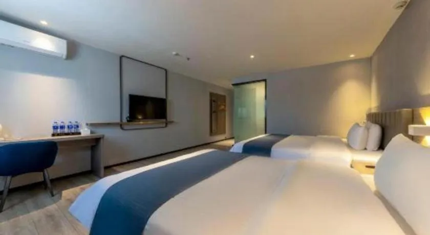 Bed in 7 Days Premium Jiangmen Wuyi Avenue Gangkou Road