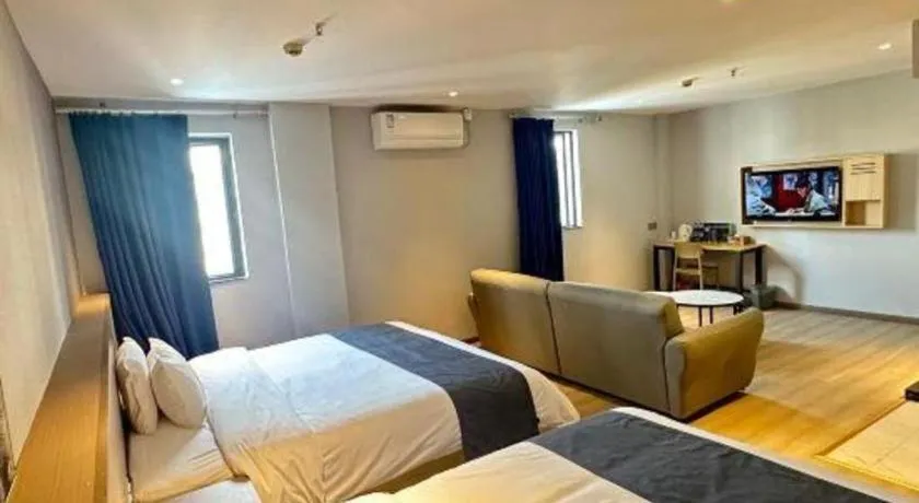 Bed in 7 Days Premium Jiangmen Wuyi Avenue Gangkou Road