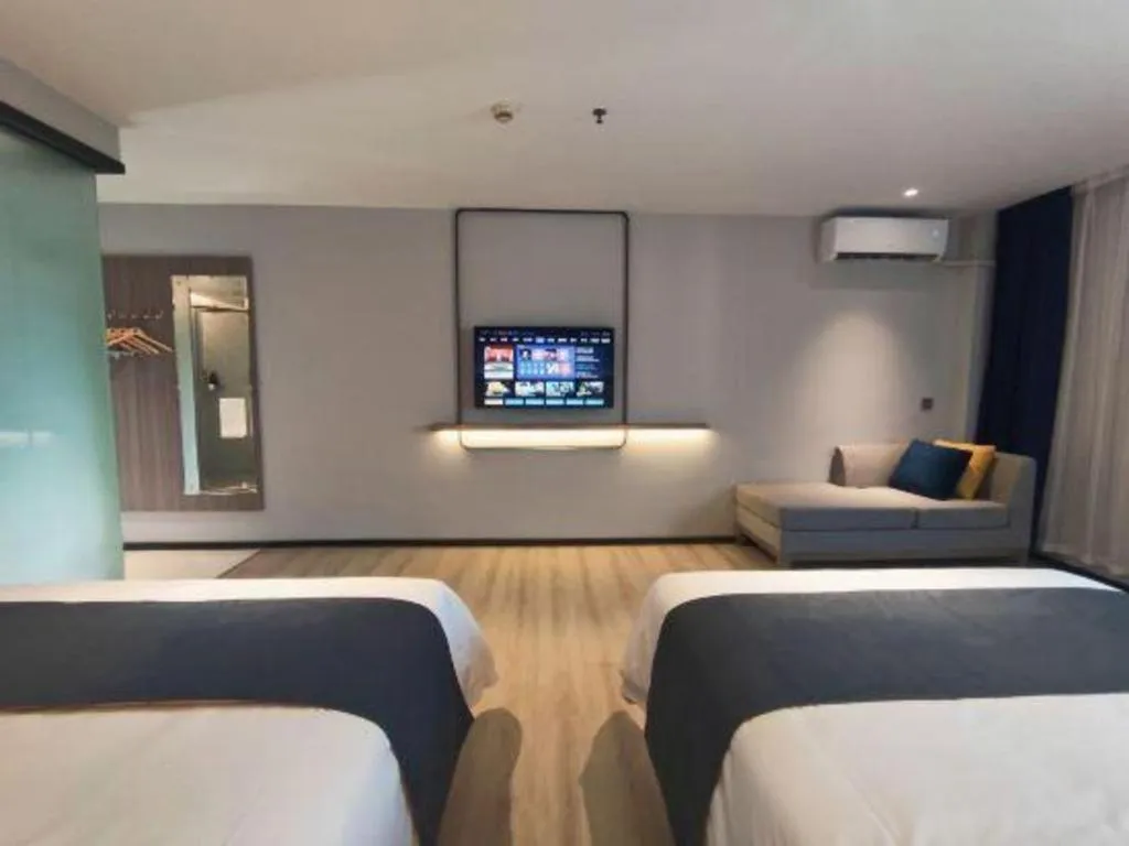 Bed in 7 Days Premium Jiangmen Wuyi Avenue Gangkou Road