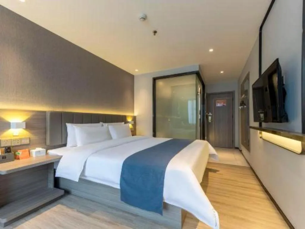 Bed in 7 Days Premium Jiangmen Wuyi Avenue Gangkou Road