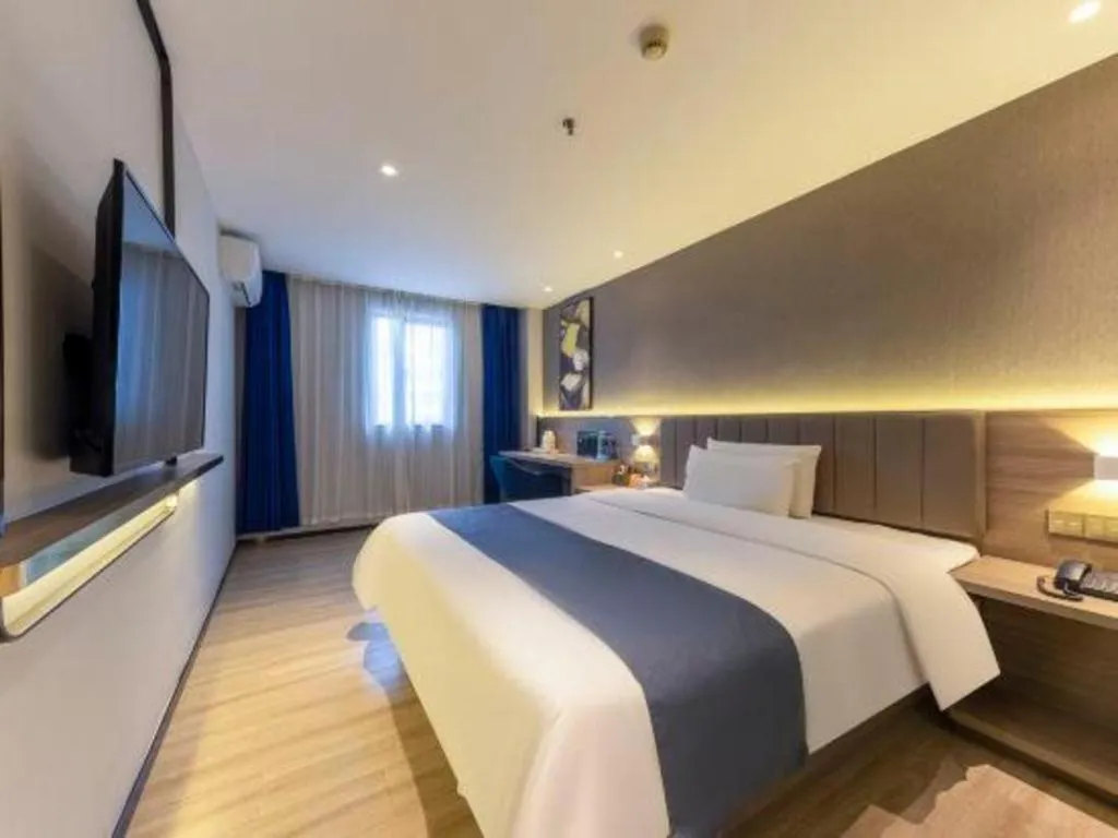 Bed in 7 Days Premium Jiangmen Wuyi Avenue Gangkou Road