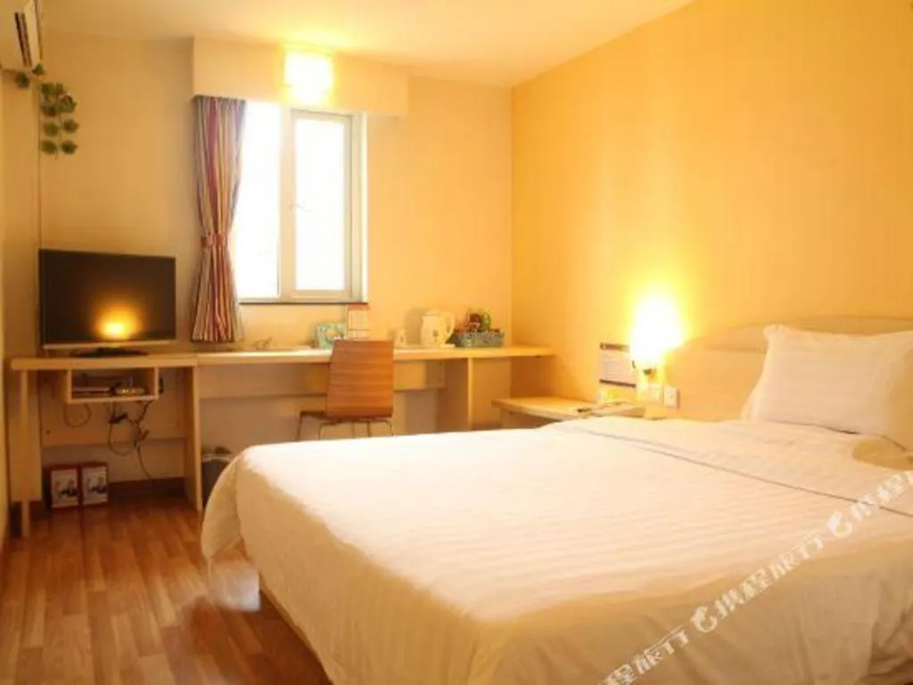 Bed in 7 Days Premium Jiangmen Wuyi Avenue Gangkou Road